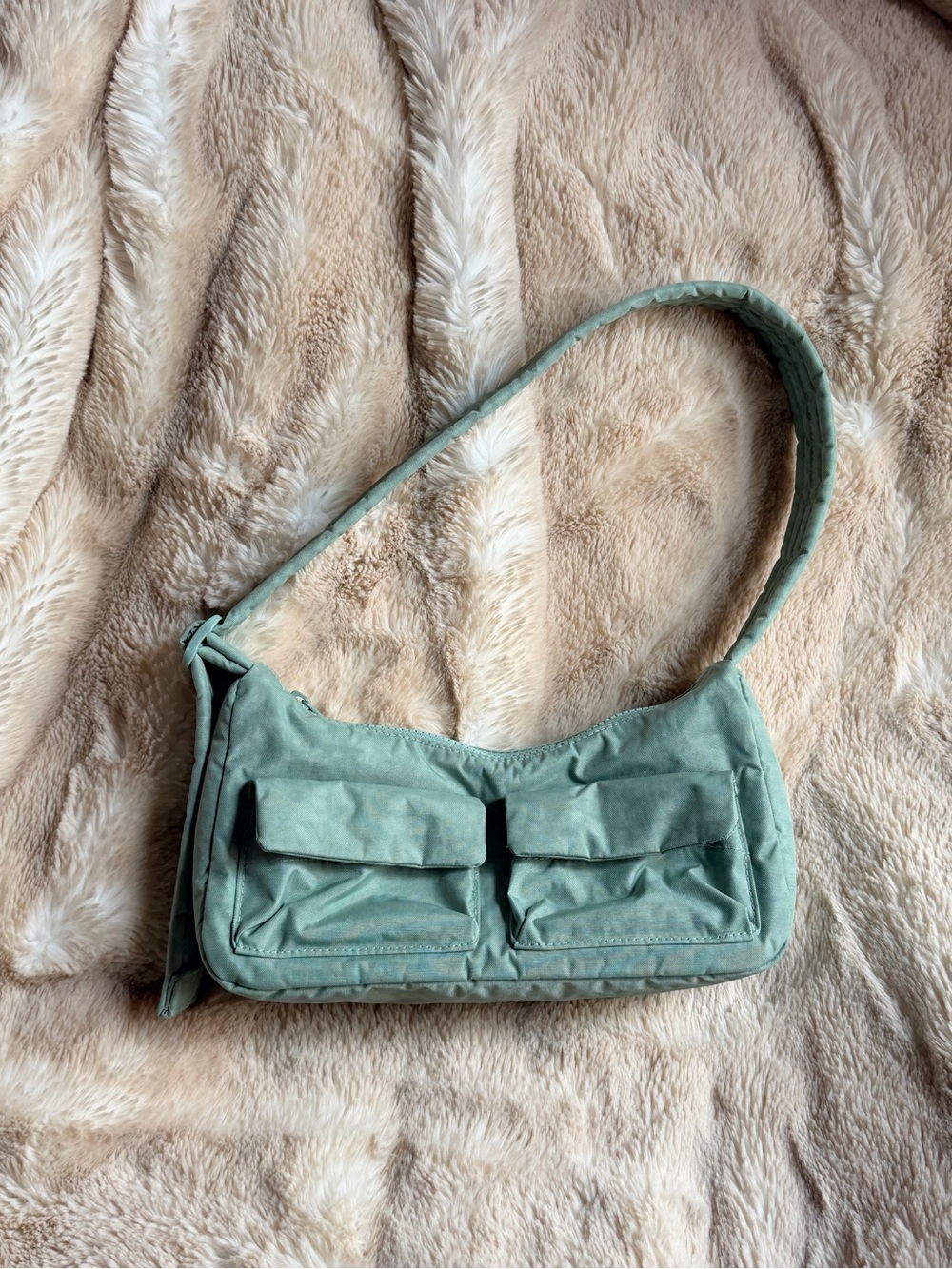 BAGGU Cargo Shoulder Bag in Seafoam | UO Exclusive